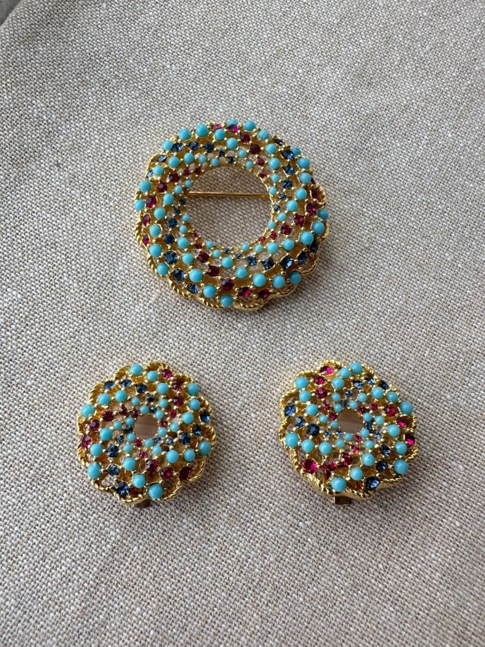 Vintage 1965 Sarah Coventry Song of India Brooch Clip Earrings Demi Parure